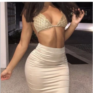 gold two piece - använd endast till bild ✨