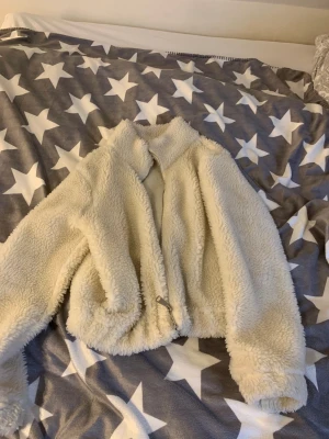 Mysig fluff jacka - Jätte mysig fluff jacka från JC storlek xs men passar även S