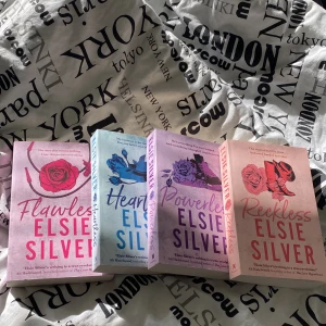 Chestnut spring series - Säljer hela chestnut spring serien för 500kr😊❤️ jätte bea pris då en boo i serien kostar runt 200kr ( tänk det gånger 4) tryck köp nu eller så möts vi upp i t centralen (sthlm)❤️‍🔥💓❣️