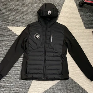 Sail racing höstjacka  - Sail racing allied down jacket Originalpris 3499kr Lite använd 9/10 condition