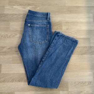 H&M herr straight jeans storlek 30/34.