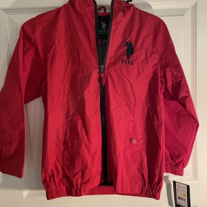 U.S Polo assn - Helt ny vindjacka från Polo. Storlek M. Lite kortare armar
