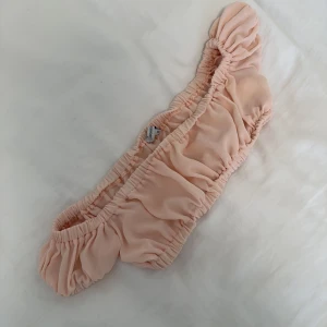 Söt topp  - Ljusrosa topp från Chiquelle. Oanvänd, endast testad.