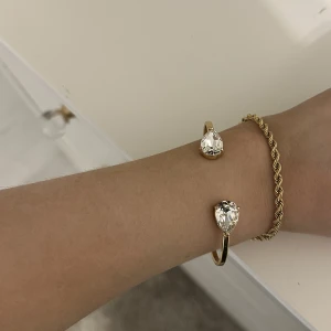 Fint armband - Fint armband likt Caroline Svedbom. Nyskick! Ingår box