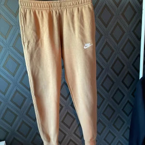 mjukis Byxor - Mjukis Byxor från Nike i mycket bra skick 