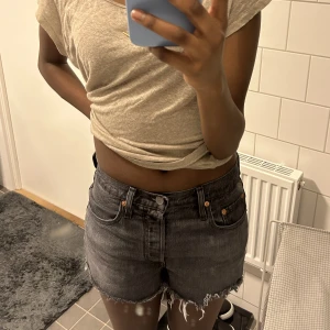 Shorts - Snygga Levi’s shorts!🩶🖤