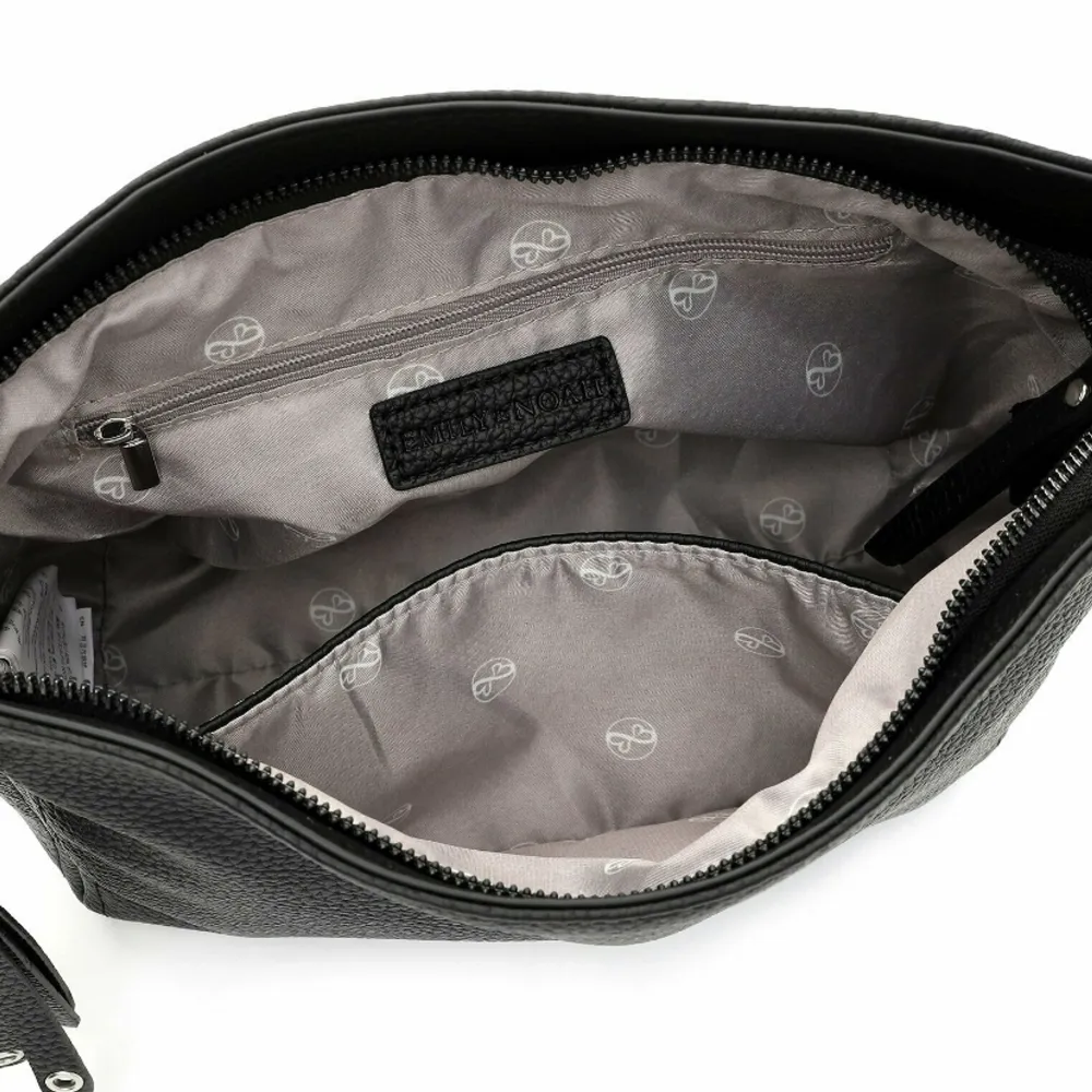 Så fin svart handväska, köpt för 640, inga skavanker❤️. Väskor.