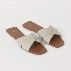 Beige slip in sandaler/tofflor från H&M, storlek 37. Finns även i svart och brun (se min profil) 
