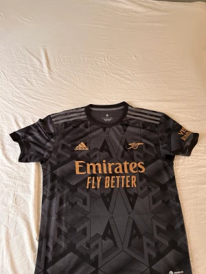 Arsenal 2022/23 - Arsenal kit 22/23