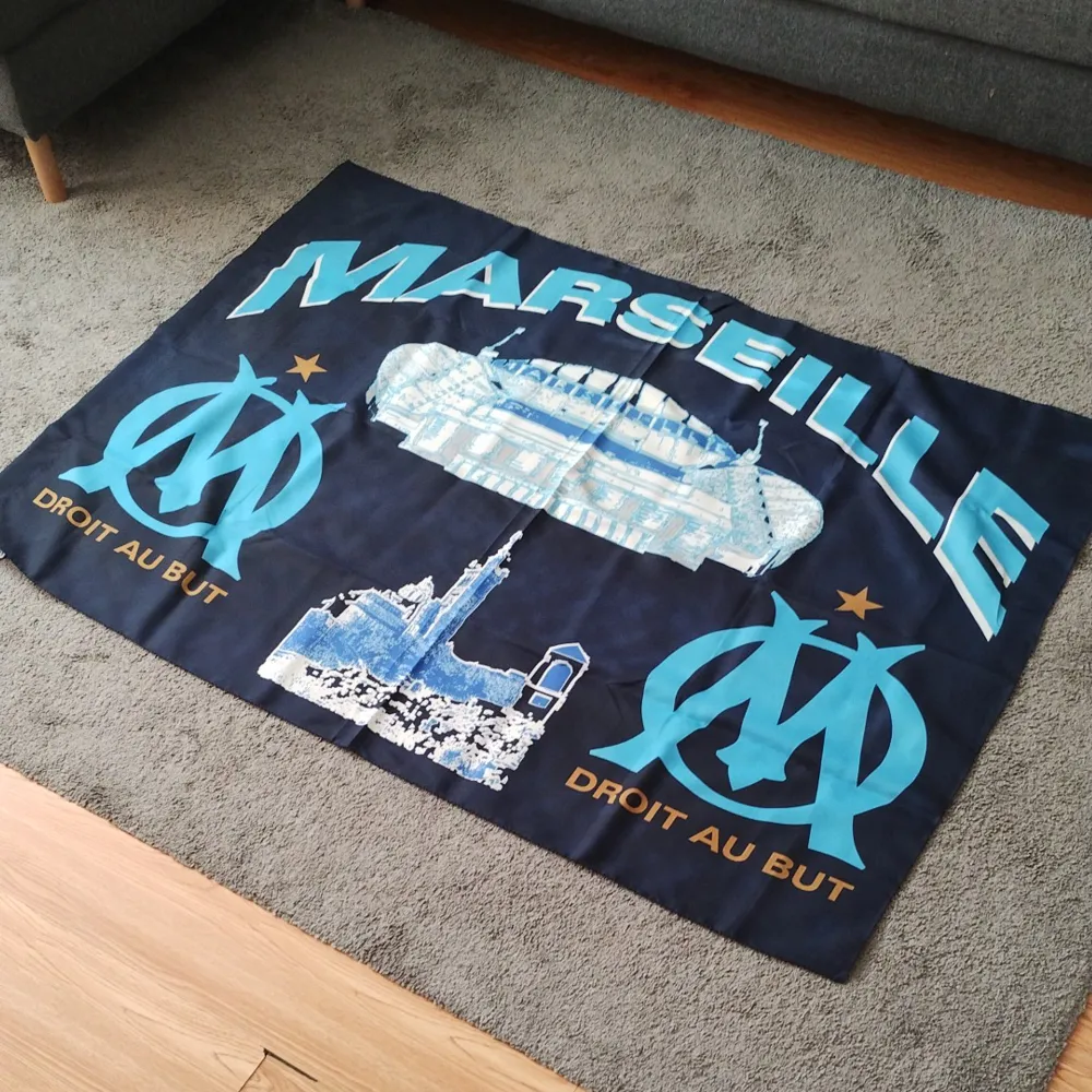 Stor Olympique de Marseille flagga. Perfekt att ha på väggen.. Övrigt.