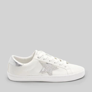 Skor  - Ett par skor från Zalando, bra skick💘skriv för fler bilder🙌 köptes för 599, pris går att diskutera 💕