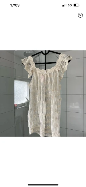 Spets linne - Såå fint!! Som ny, köpt i paris