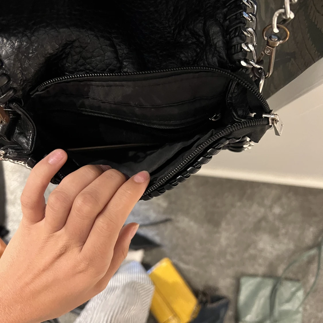 Svart Tiamo väska  - 91