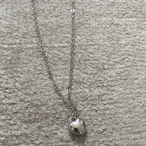 Hjärt halsband - Aldrig använt