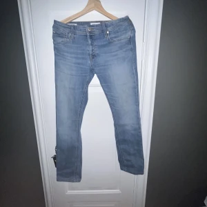 Jack & Jones Jeans - Jack & Jones Slim Fit Jeans // Skick: 9/10 // Använda men ser nästan helt nya ut // Skriv vid frågor