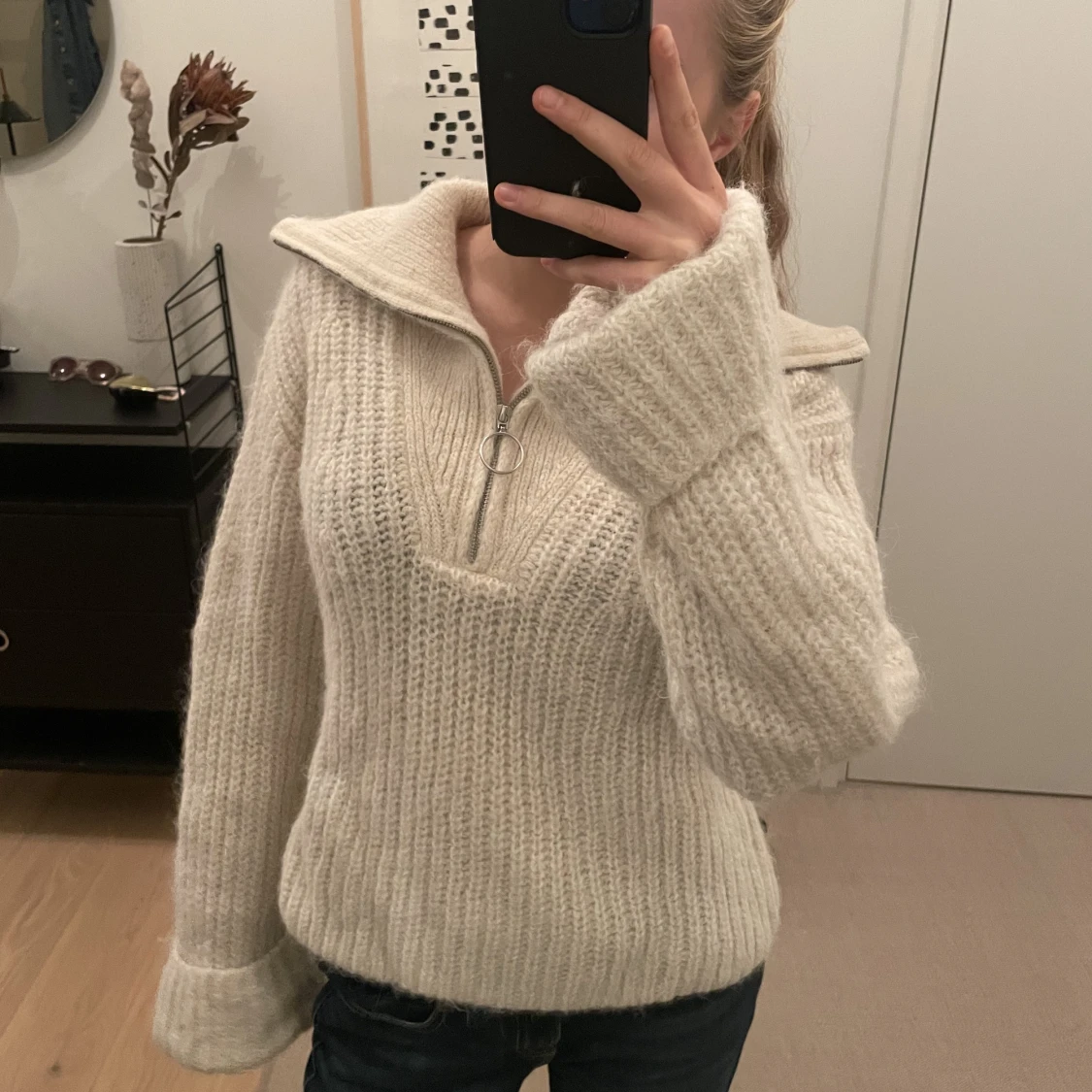 Vit stickad tröja