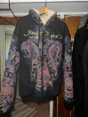 Really Point Hoodie  - Really Point Hoodie liknande Ed Hardy!!  Strl xxl men passar L Den är men oversized än att den sitter som strl xxl.