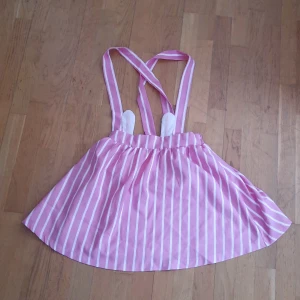 Kawaii andig hängselkjol med kaninöron! - Storlek; XS/SMALL