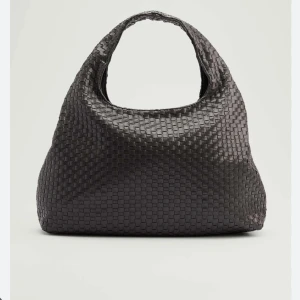 Väska - Säljer denna slutsålda väskan ifrån nakd, nyskick