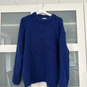 Stickad tröja - Säljer en fin stickad tröja i Storlek L