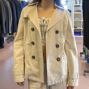 Beige jacka - Snygg vintage jacka i storlek! I toppen skick! 