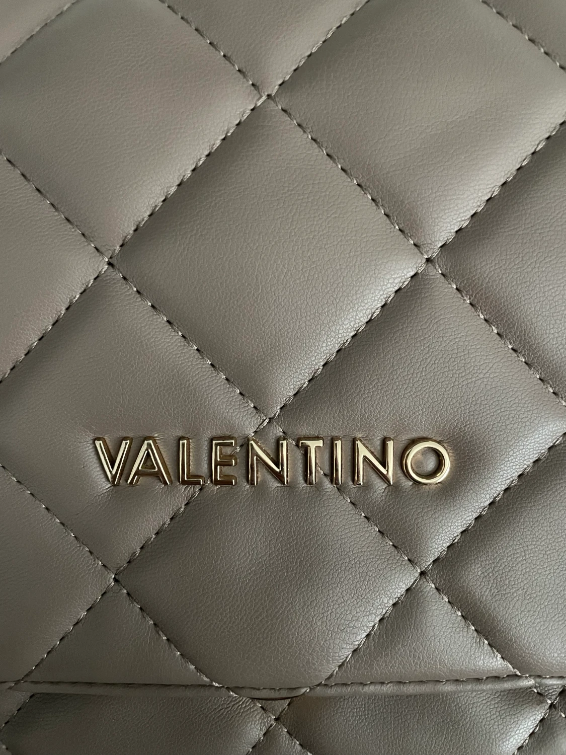 Valentino väska beige