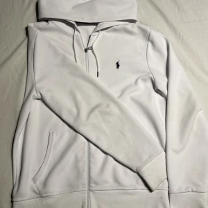 Ralph Lauren zip hoodie - En Ralph Lauren zip hoodie. Nypris 1700kr