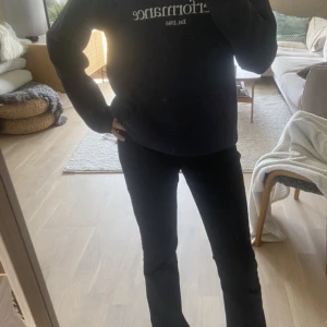 Peak performance hoodie  - En peak performance hoodie. Sällan använd. Fint skick. 