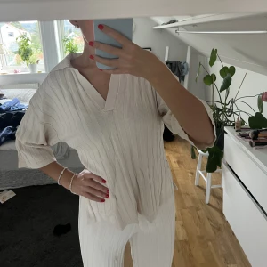 Fint set  - Ett set, topp och byxa från Gina Tricot. Supermysigt