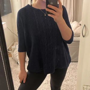 Stickad tröja - Jättefin och unik stickad tröja💕