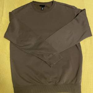 Fräsch brun Tjocklångärmad tröja perfekt höst tröja 