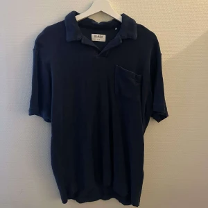 Gabba frotté tröja - Riktigt snygg frotté tröja köpt i somras, använd ett par fåtal gånger så dom är i väldigt bra skick!!  Tveka inte på att skriva om ni har några funderingar!!