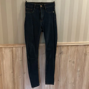 Jeans - Stl XS De kommer ifrån Molly, nyskick!
