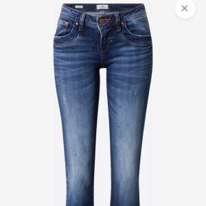 Säljer mina super snygga ltb jeans pga att de är för små! Orginalpris: 799kr men säljer för 400💓Priset kan diskuteras