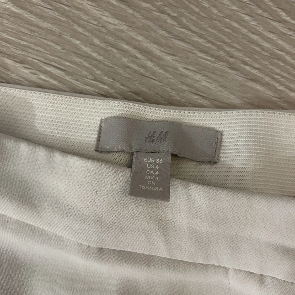 Beiga kostymbyxor  - 91