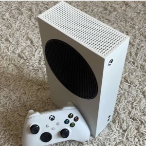 Xbox Series S - Ett sällan använt Xbox Series S som fungerar utmärkt. Säljs då det ej används längre. Pris kan diskuteras! Kontroll medföljer!