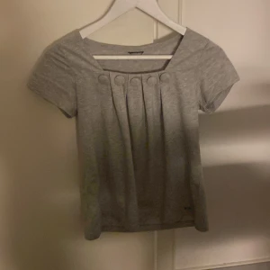 Gullig tröja - Jätte söt skön tröja från combobella, använd 2 gånger bra skick. 