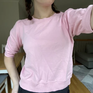 Trekvartsärmad tröja - En supergulliga tröja från Gina som inte säljs längre. Bra skick!  💓