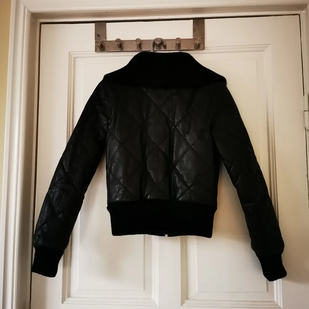 Leather jacket from Bruno Zaragoza. 100% real leather. Size 36. Super warm. Nice fit. Excellent condition and quality. Jackor.