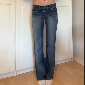 Levis jeans  - Snygga Levis jeans i storlek w26 L34. Pris kan diskuteras💋