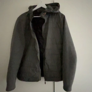 Massimo Dutti Jacka - Jacka från Massimo Dutti, passar perfekt nu till höst och vinter!