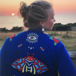 Adidas Original  - Unik limited edition Adidas Original Bomberjacka. Använt sparsamt. Finns ej längre att köpa. Unisex, storlek UK 8. Nypris 3459 kr. 