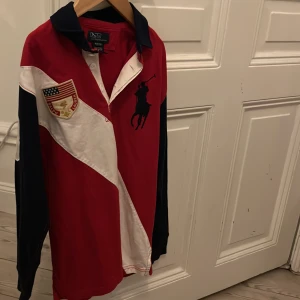 Ralph lauren  - Ralph lauren långärmad piké.  Jätte fin. 