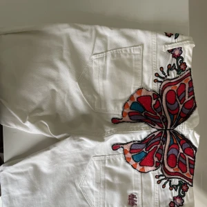 Nolita low waisted jeans - Jättefina oanvända jeans från Nolita. Osäker på storlek men ser ut att va en s/m