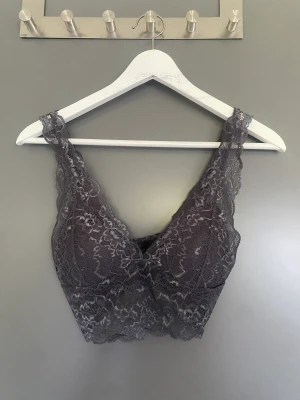 bralette  - Knappt använd, super fin och skön💕justerbara inlägg