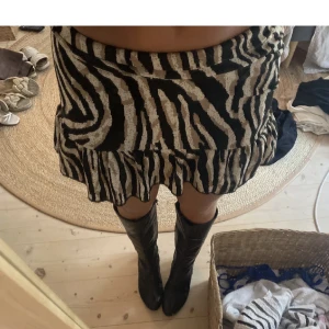 Kjol - Super fin skjul men kommer tyvärr ej till andvändning