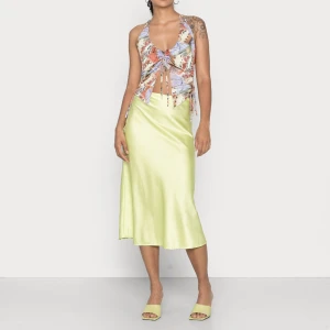 Sidenkjol - Helt ny sidenkjol köpt på Zalando  Kan gå ner i pris vid snabb affär