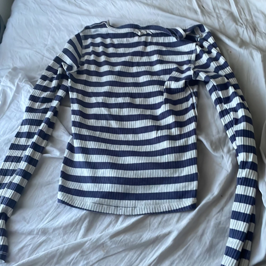 Blå randig tröja - 91