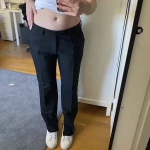 Kostymbyxor  - Kostymbyxor med egenklippt slits💞💞