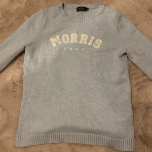 Morris tröja - Superfin blå Morris lady tröja i jättefint skick